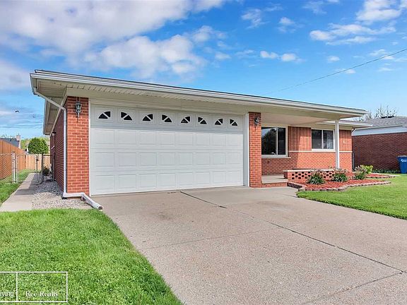 3rd image of 30628 Saint Onge Cir