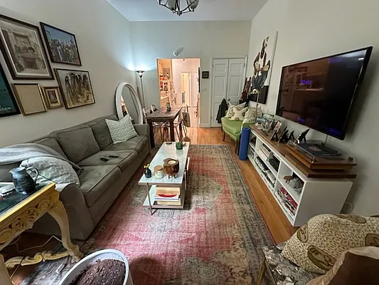 Rented by CitySites Real Estate Group | media 9