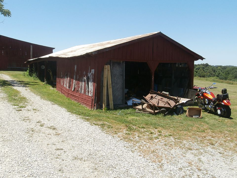 2nd image of 285 Gap Hill Rd