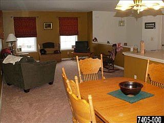 4th image of 13 Glenwood Dr