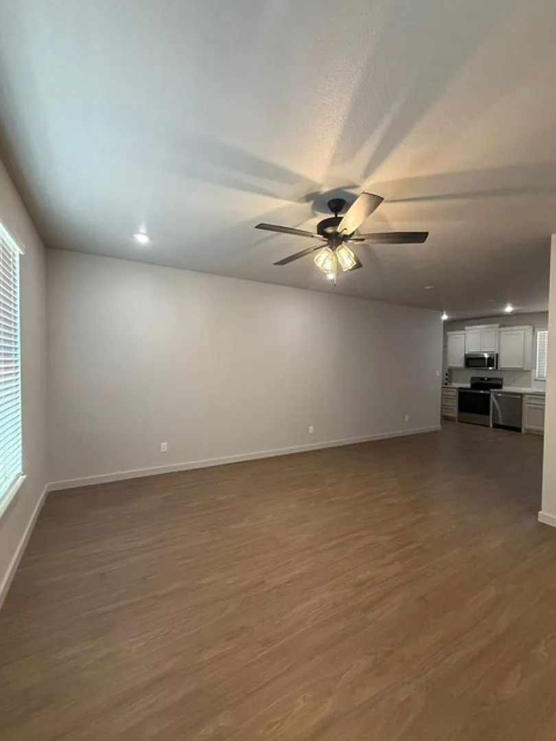 2325 Meadowbrook — Photo 3