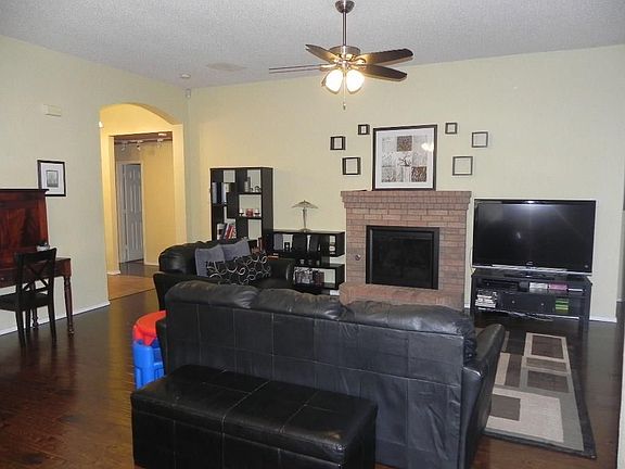 3rd image of 7610 Vista Creek Ln