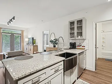 1BR, 1BA - 714SF Dogwood