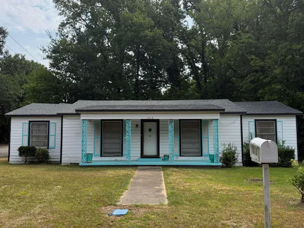 1012 Harmon Dr, Longview, TX 75602