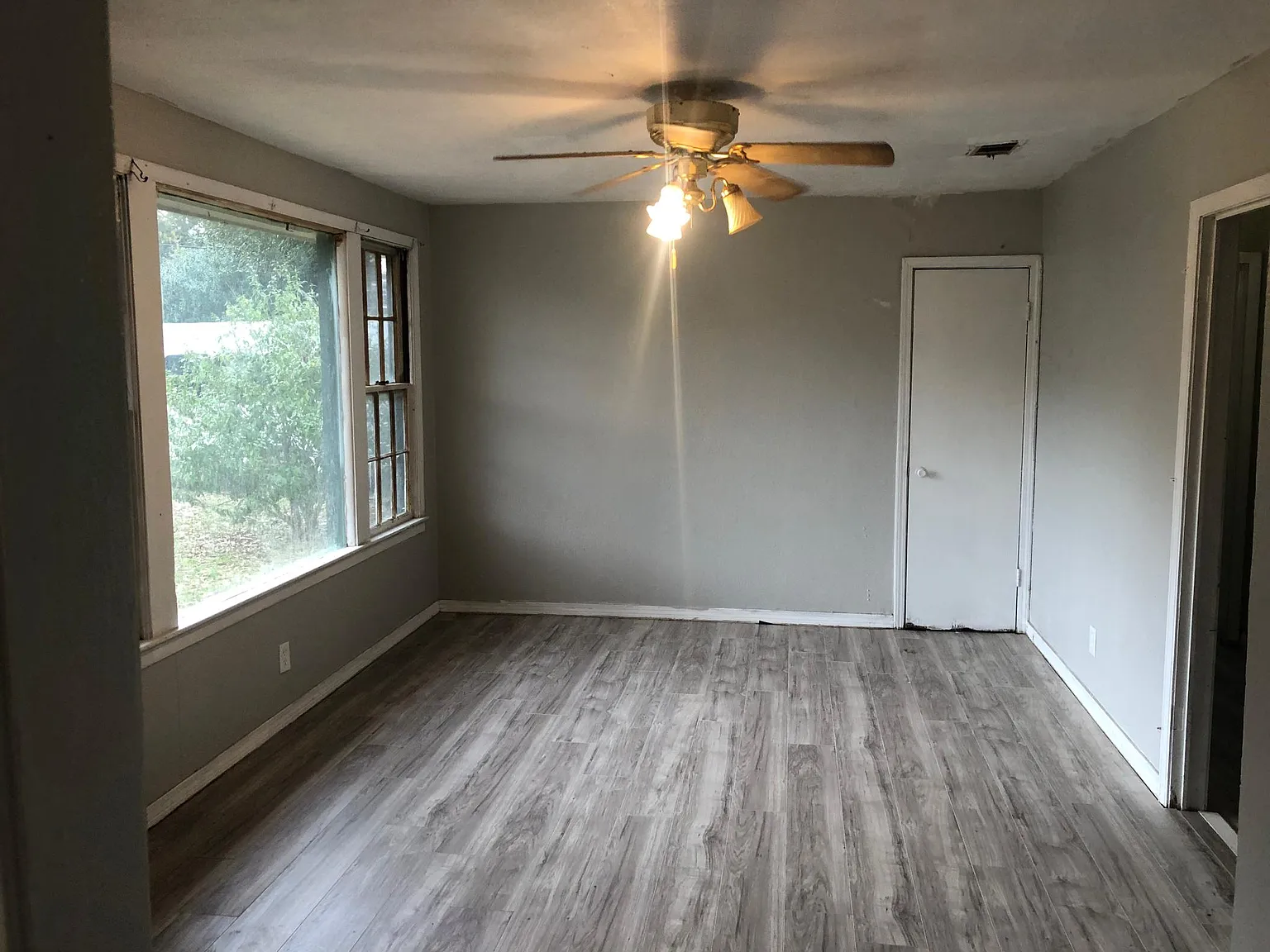 3 bed, 1250 sqft, $950 — Photo 3