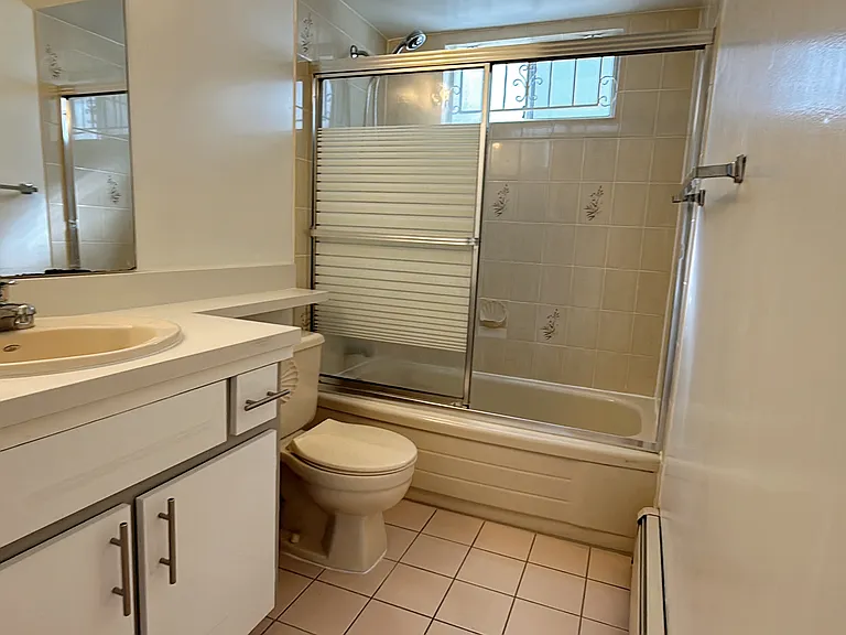 2069 E 37th Ave — Photo 5