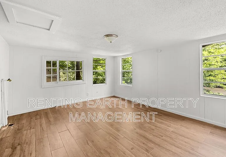 1149 15th St SW — Photo 8