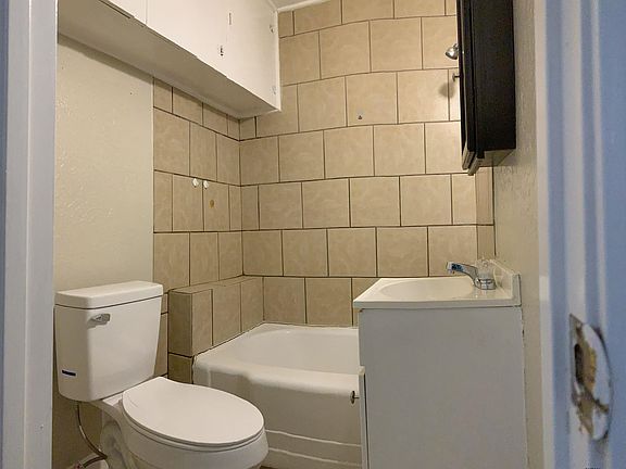2nd image of 1220 S Lea St