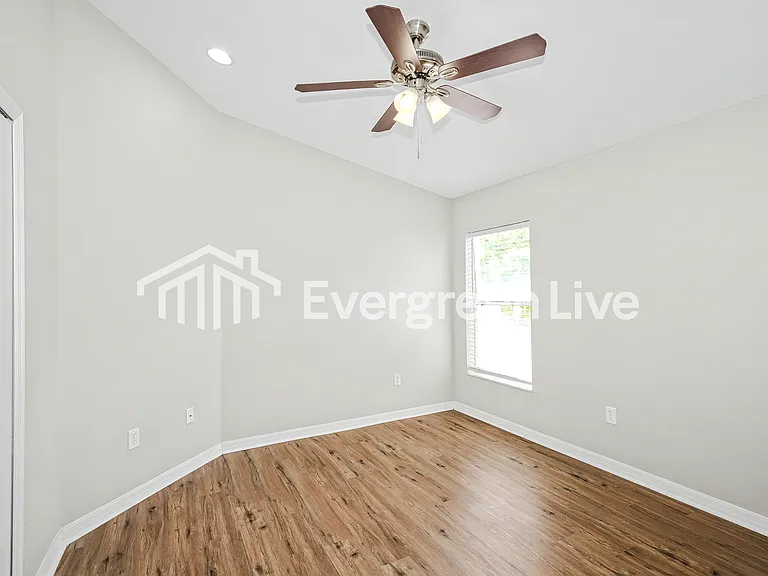 9810 Edmonton Dr — Photo 12