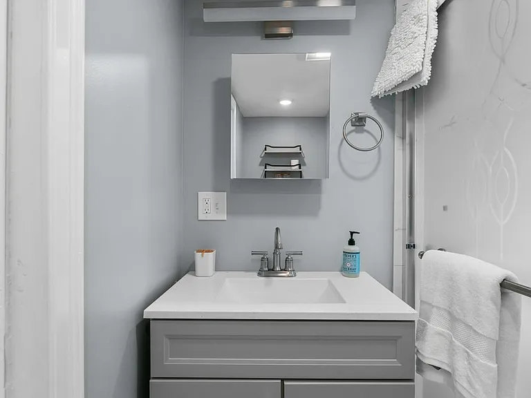 382 Spring St #A — Photo 14