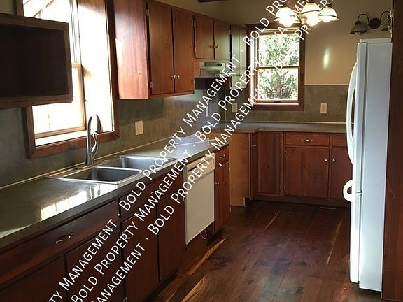 4th image of 101 Schubert Rd