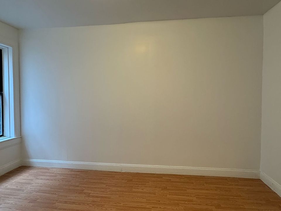 2nd image of 246 E 199th St APT 3K
