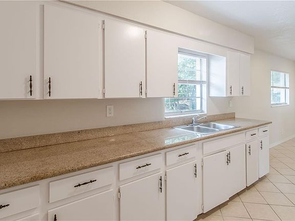 4th image of 356 W Lansdowne Ave