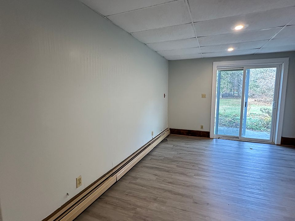 Bonus space/dining room