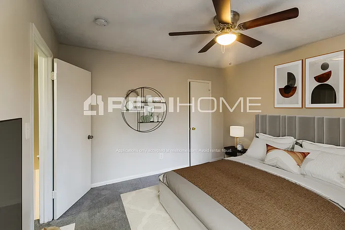 915 Mainstreet Lake Dr — Photo 11