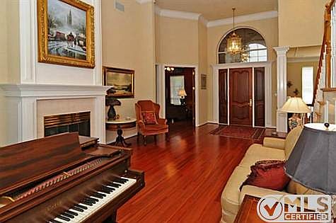 4th image of 7307 Pebble Hill Dr