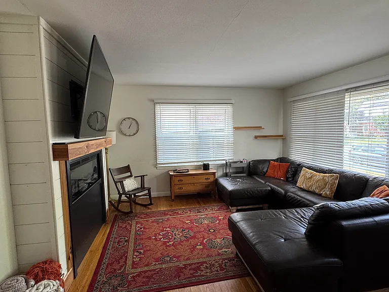2130 N 6th St — Photo 10