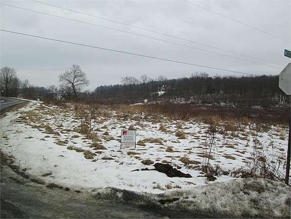 2nd image of 574 Pleasant Valley Rd