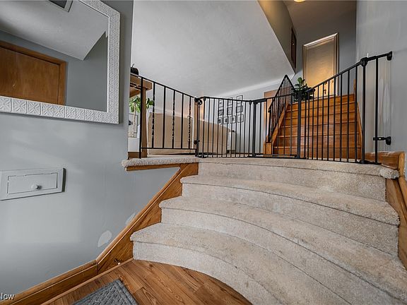 3rd image of 21900 Marian Cir