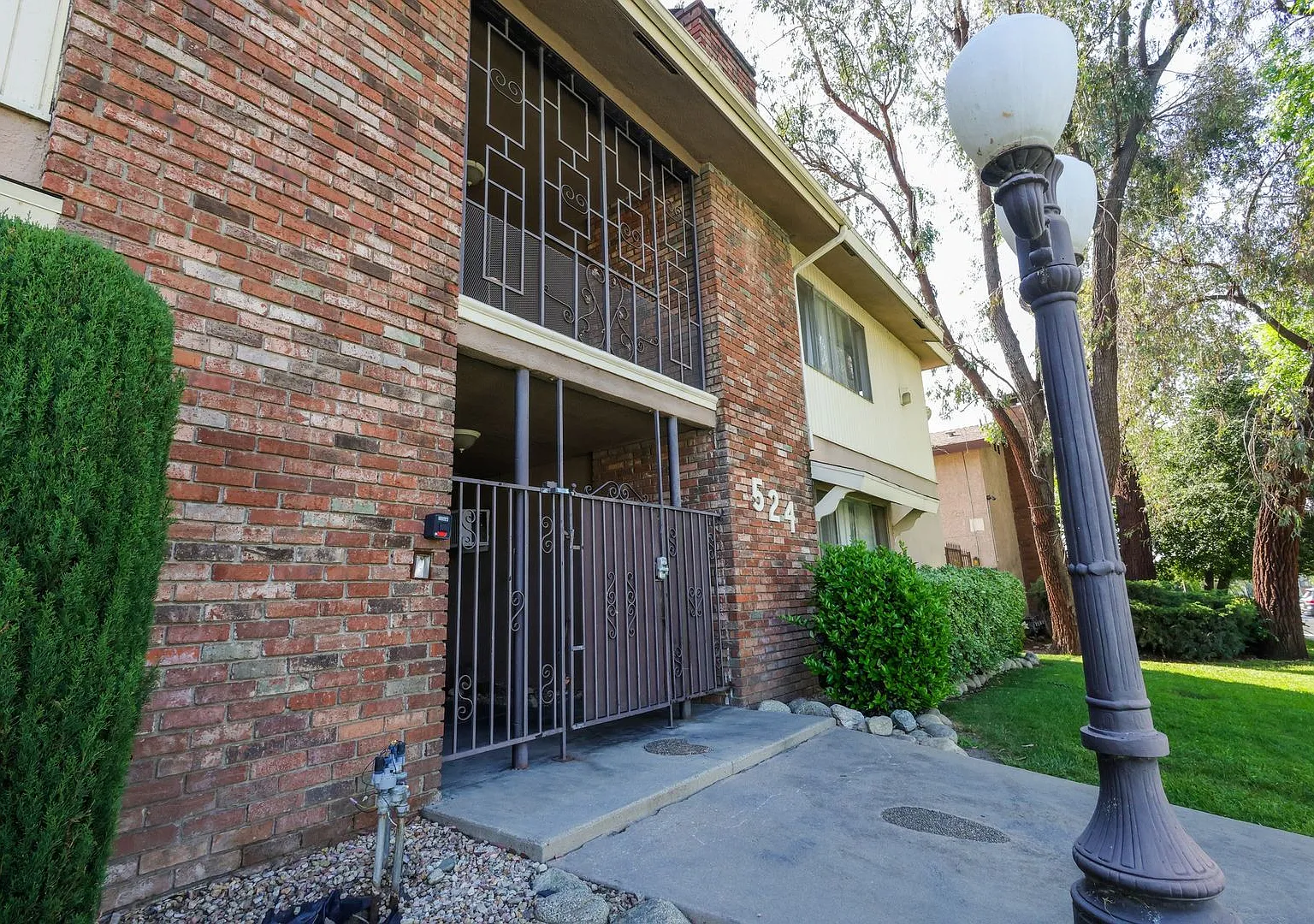 Silverwood Apartments (524) — Photo 3