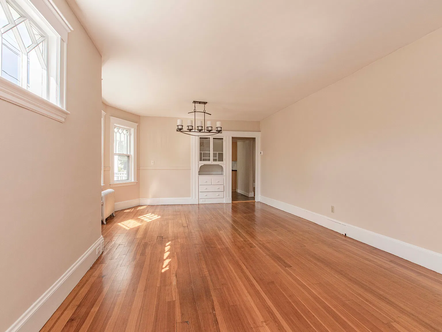 2 bed, 1050 sqft, $3,450 — Photo 3