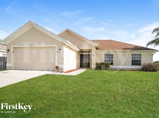 521 NW 14th Ter, Cape Coral, FL 33993