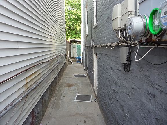 5th image of 1043 E 216th St #1A