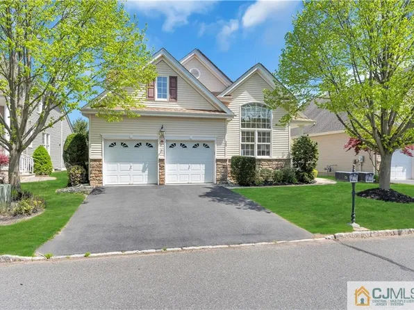 28 Republic Row, Somerset, NJ 08873