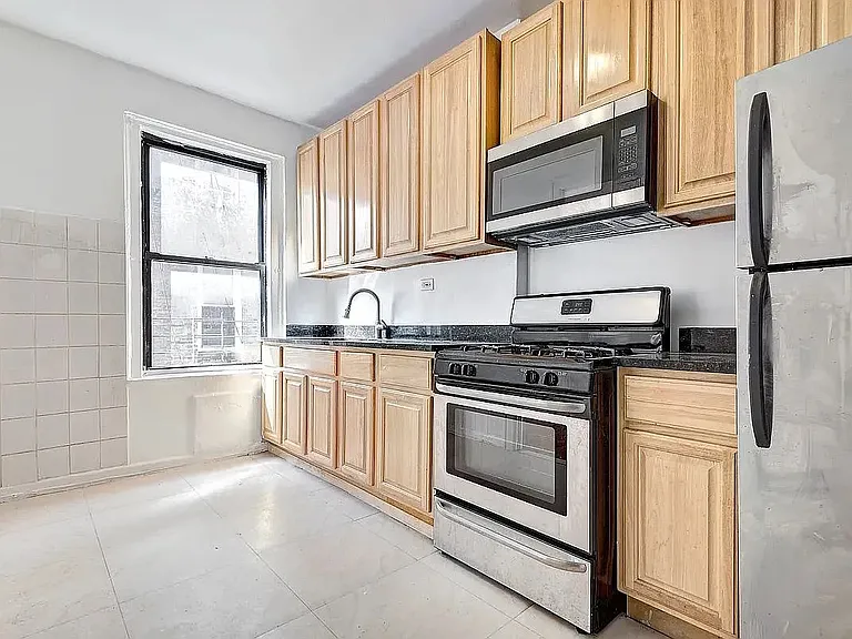 516 W 188th St #24 — Photo 5