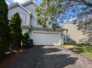 1328 Derby Ln, Mundelein, IL 60060