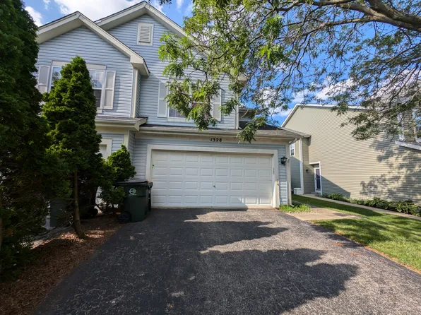 1328 Derby Ln, Mundelein, IL 60060