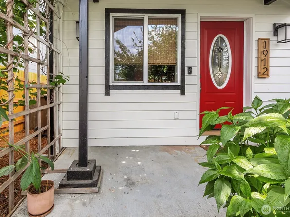 1912 Martin Luther King Jr Way, Tacoma, WA 98405