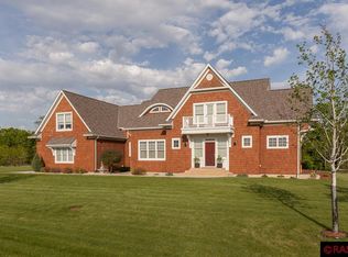 155 Summerfield Trl, Mankato, MN 56001