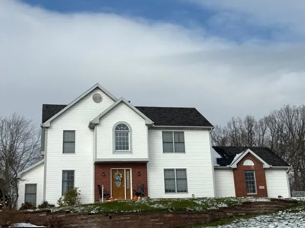 3235 Ensenada St NE, Hartville, OH 44632