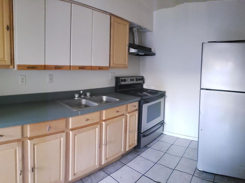 1st image of 6645 W Myrtle Ave