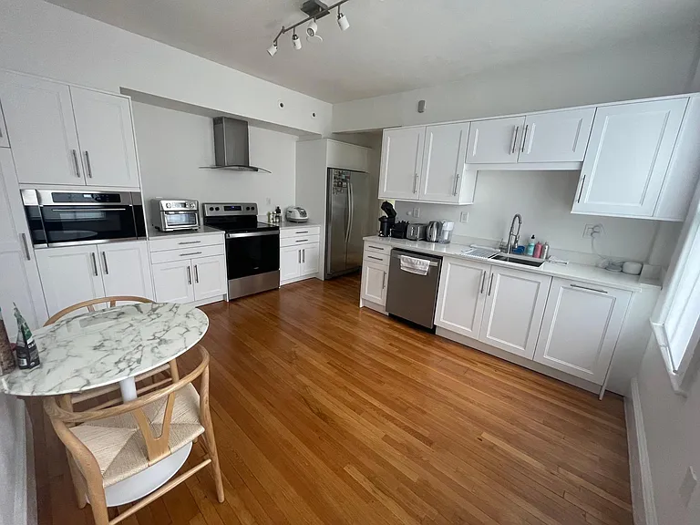 23 Essex St #2 — Photo 9