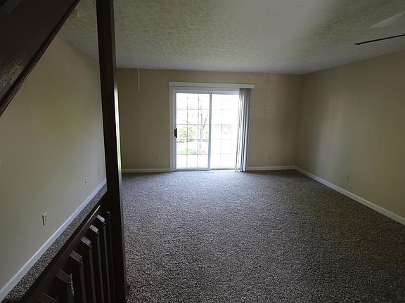 3rd image of 5696 Fresno Way
