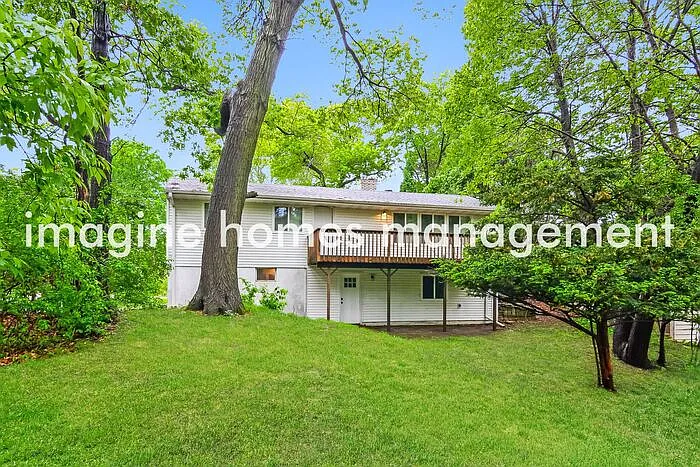 100 Crystal Lake Rd W — Photo 18