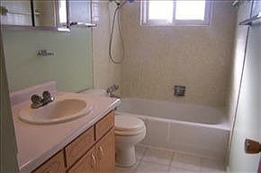4th image of 407 Glorieta St NE