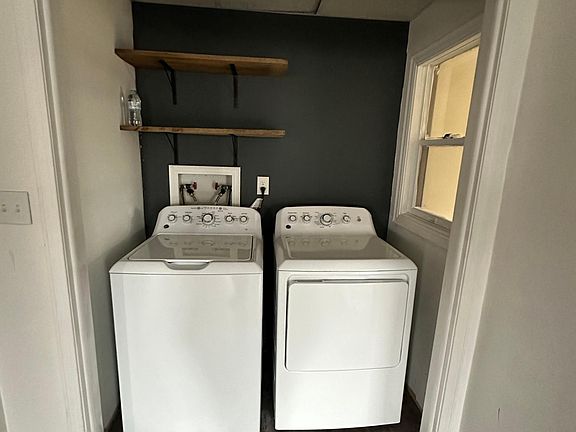 2nd image of 1405 E Oliver St #1