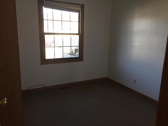 5th image of 728 Redwood Ct