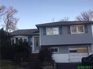30 N Rahway Ave, Colonia, NJ 07067