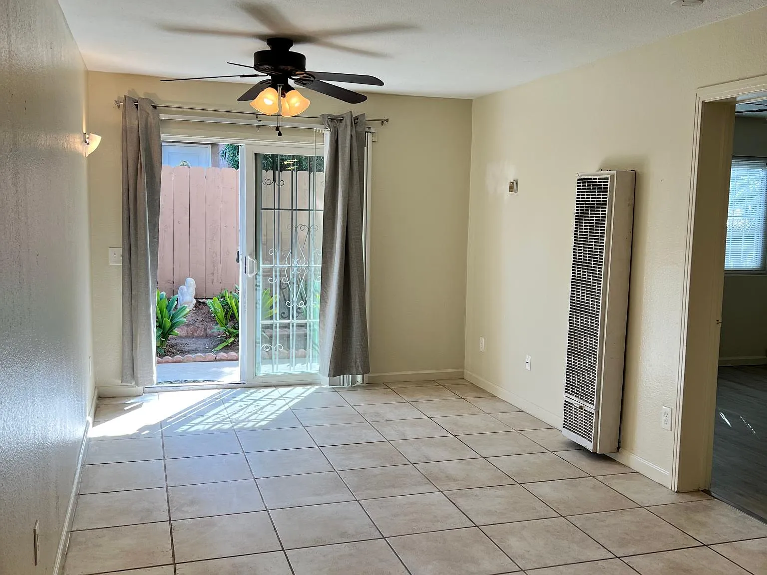 1 bed, 500 sqft, $1,900 — Photo 4