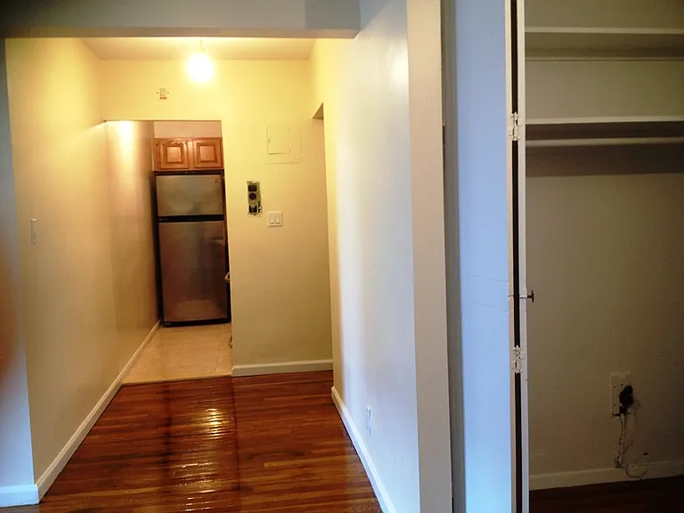 23-50 Waters Edge Dr #4F — Photo 17