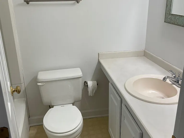 205 Danforth Dr — Photo 4