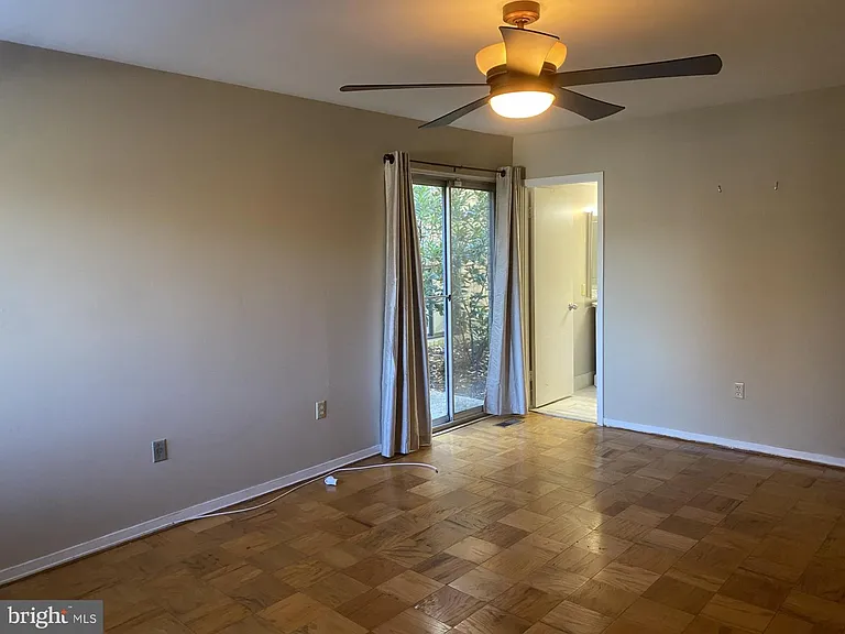 33 Stonehenge Cir #3 — Photo 14