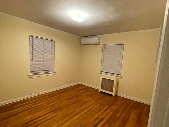 5th image of 69-53 180th St