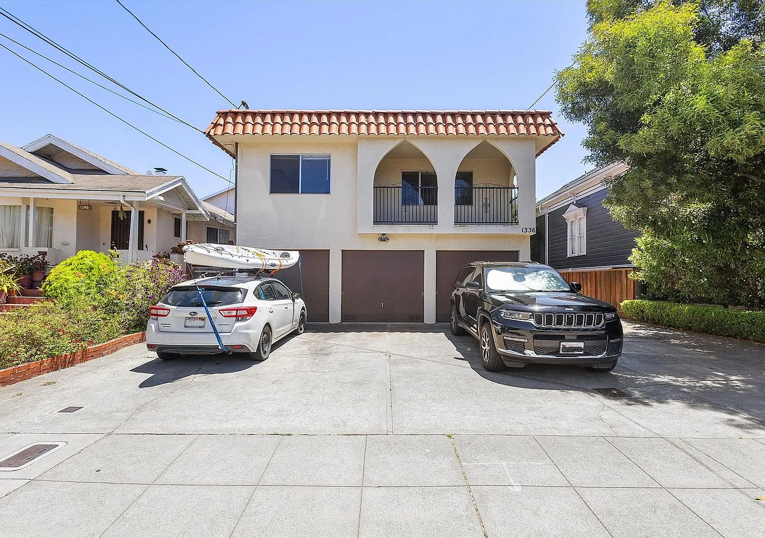 1336 Broadway #B - 2 bedroom | 1 bath | Upper unit w/ a private balcony — Photo 1