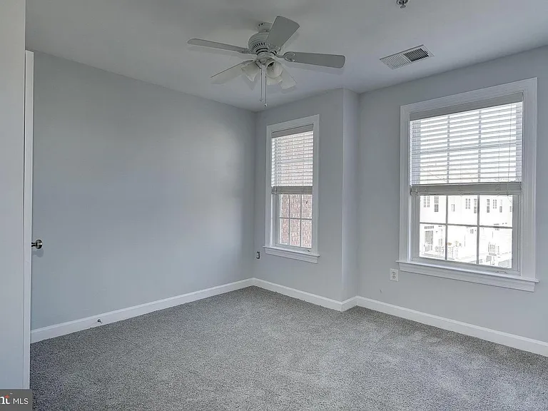 7576 Maidenhead Dr — Photo 27