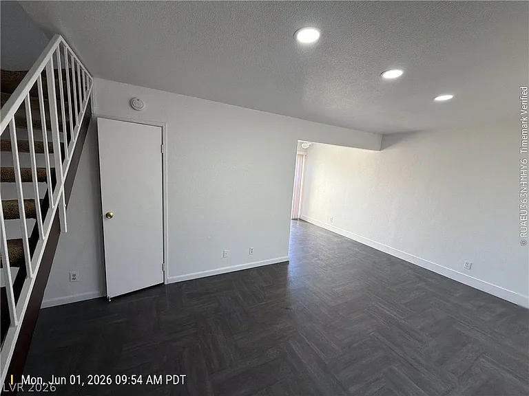 5092 Mountain Vista St — Photo 2
